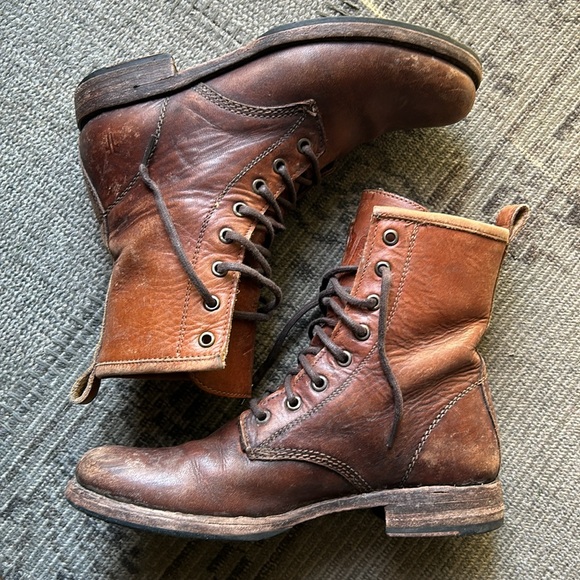 Frye Shoes - Frye Women’s Veronica Combat Boots Size 8